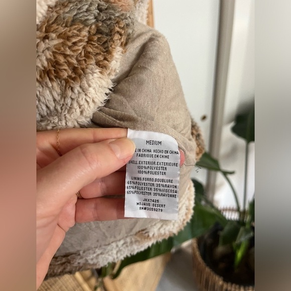 Thread & Supply Aztec Sherpa Jacket - Picture 4 of 6